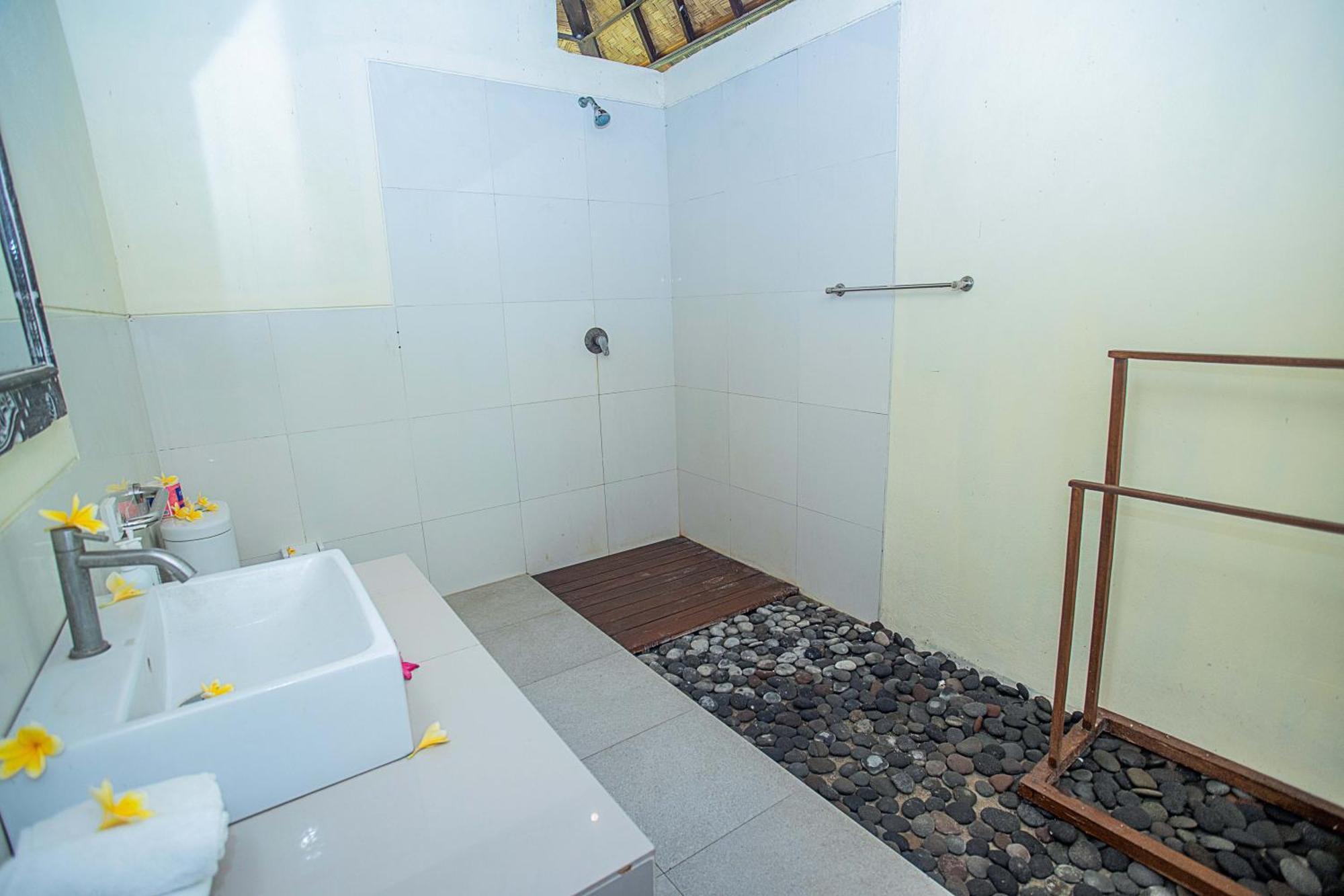 D'muncuk Huts Lembongan *