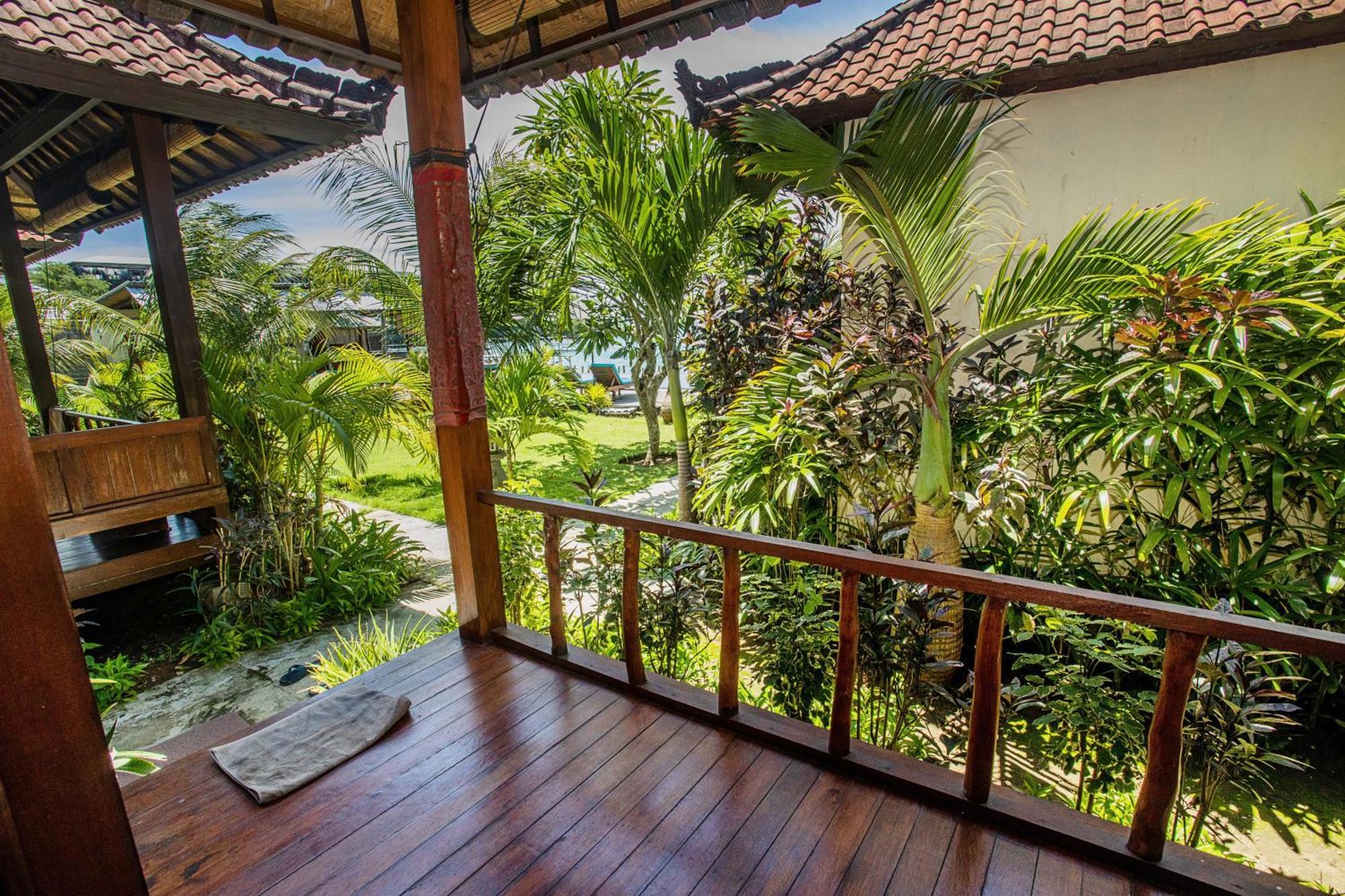Hotel D'muncuk Huts Lembongan