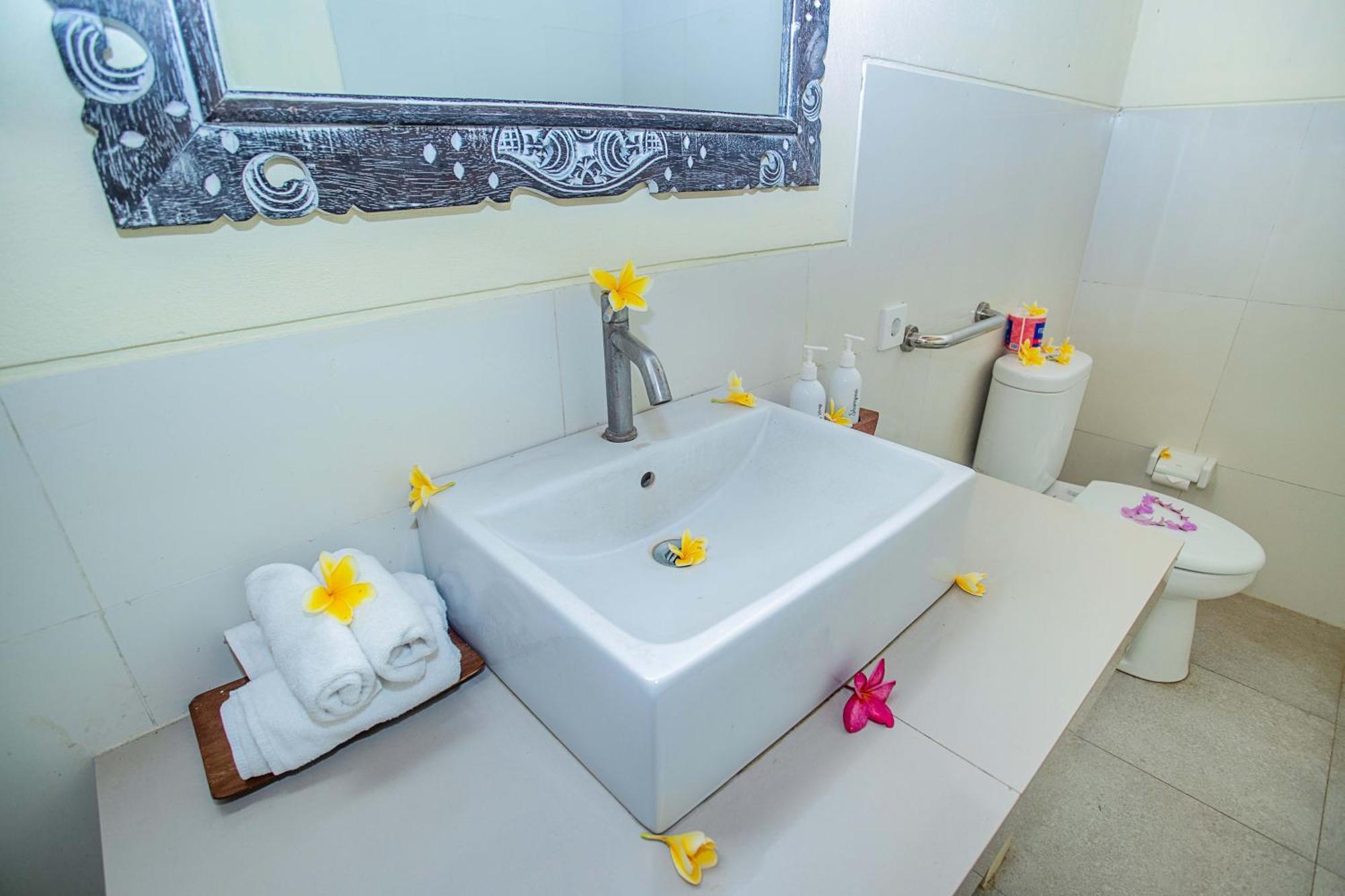 Hotel D'muncuk Huts Lembongan *