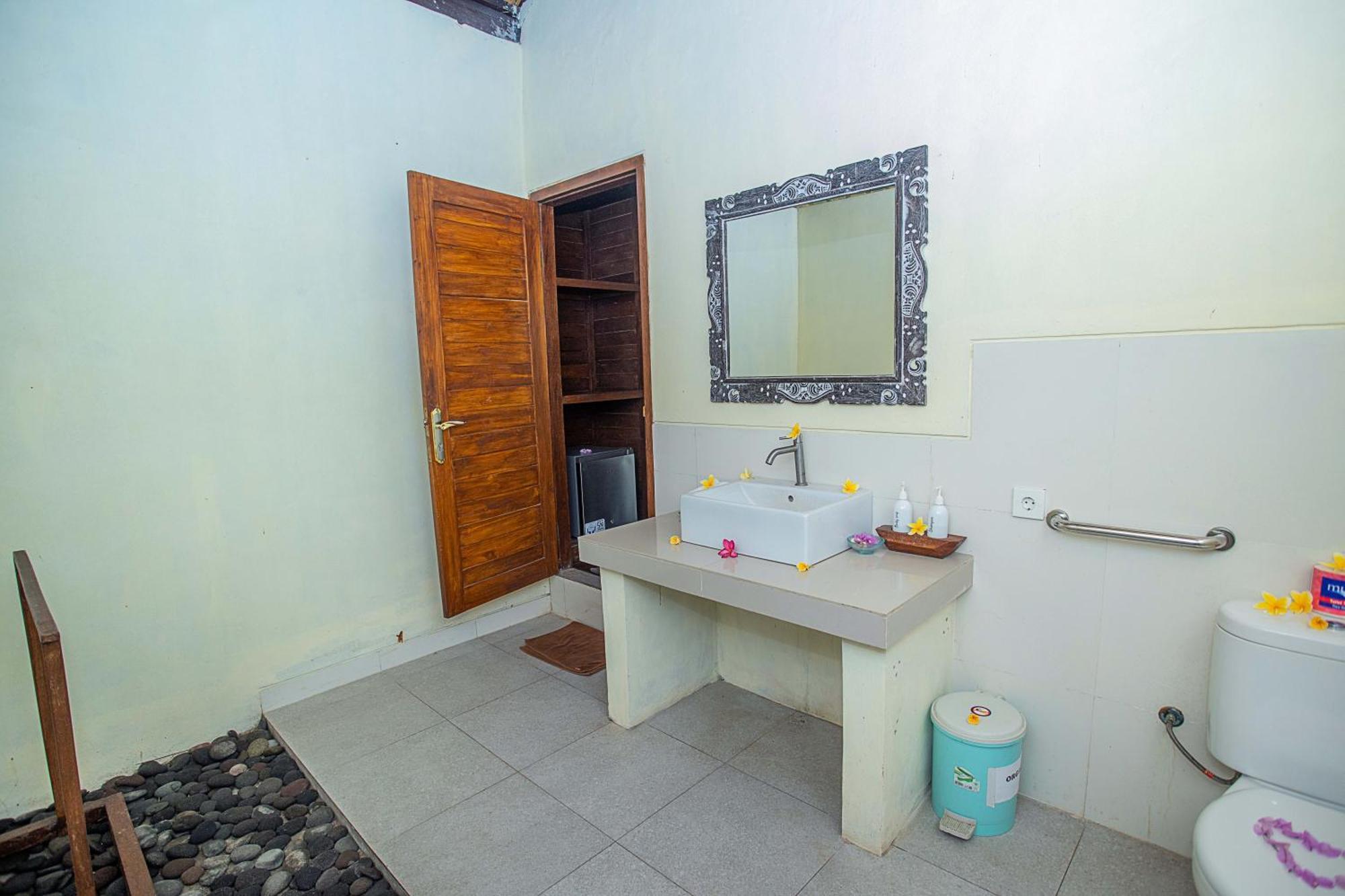 Hotel D'muncuk Huts Lembongan *