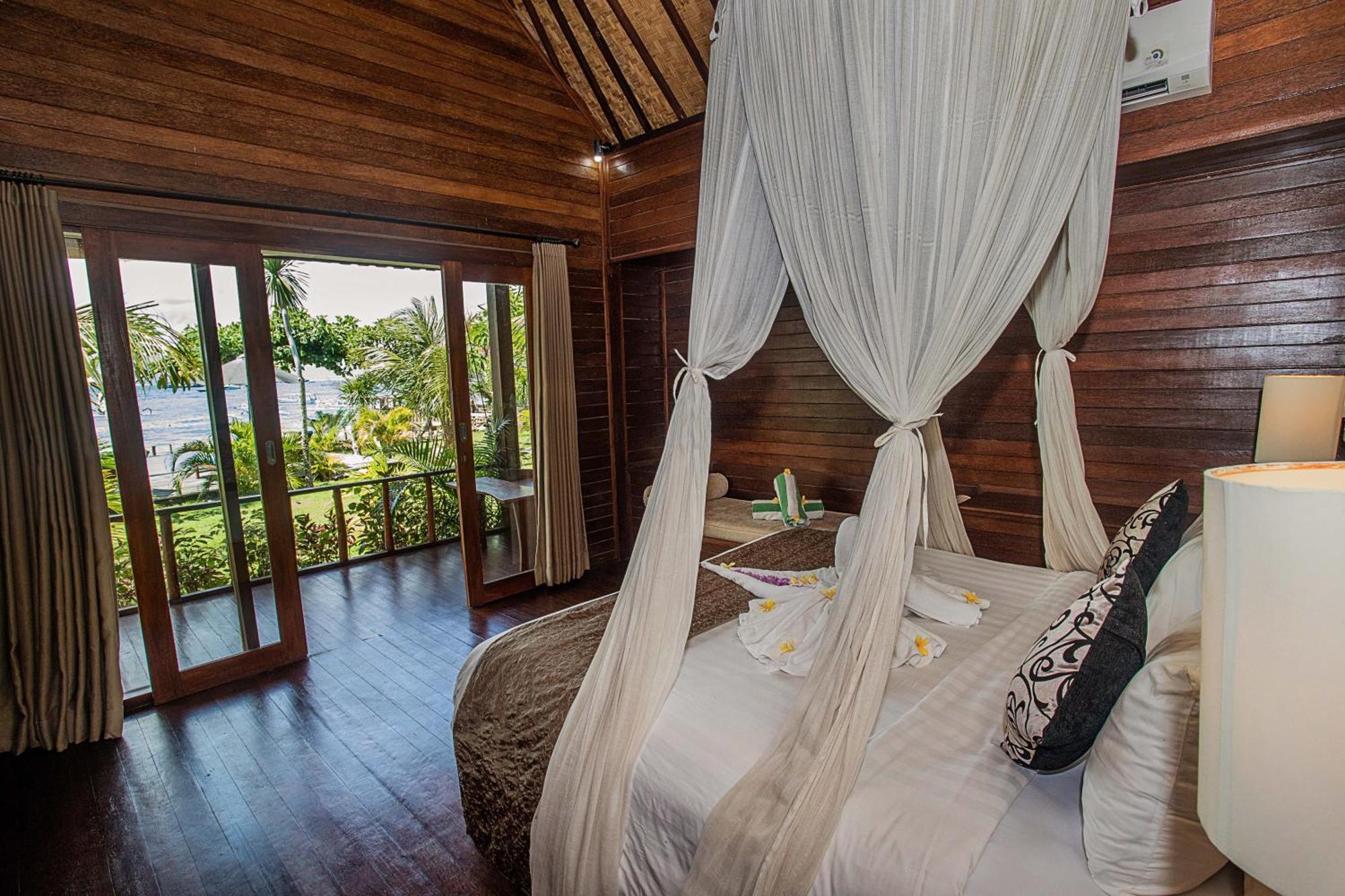 Hotel D'muncuk Huts Lembongan
